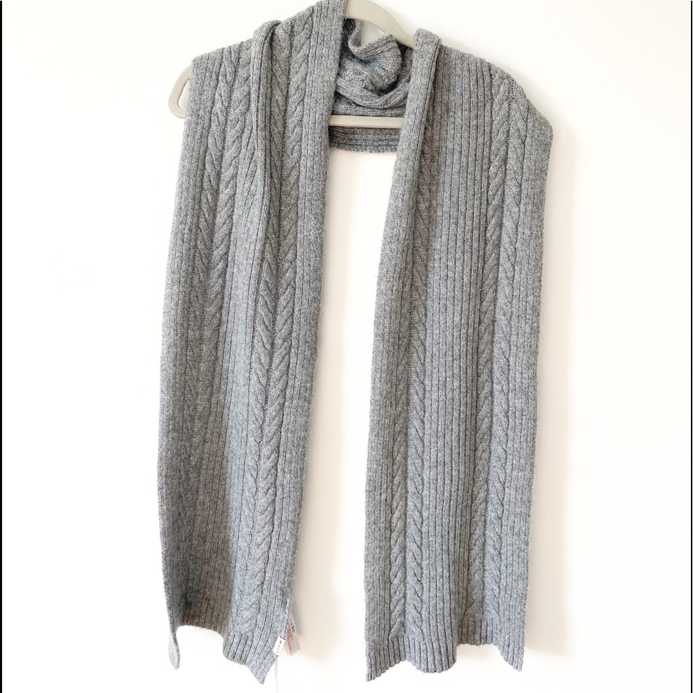 Jack wills gray cable knit scarf NWT winter